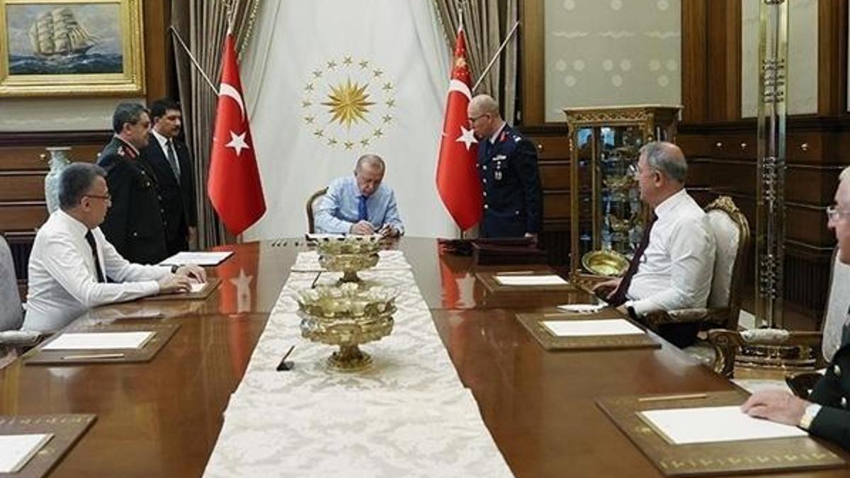 2021 YAŞ kararları! Emekli olan albaylar ve terfi eden albaylar tam liste!