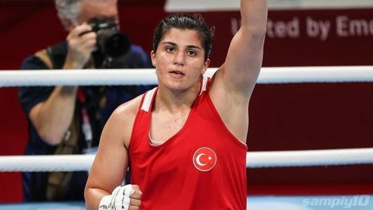 Busenaz Sürmeneli'den altın madalya