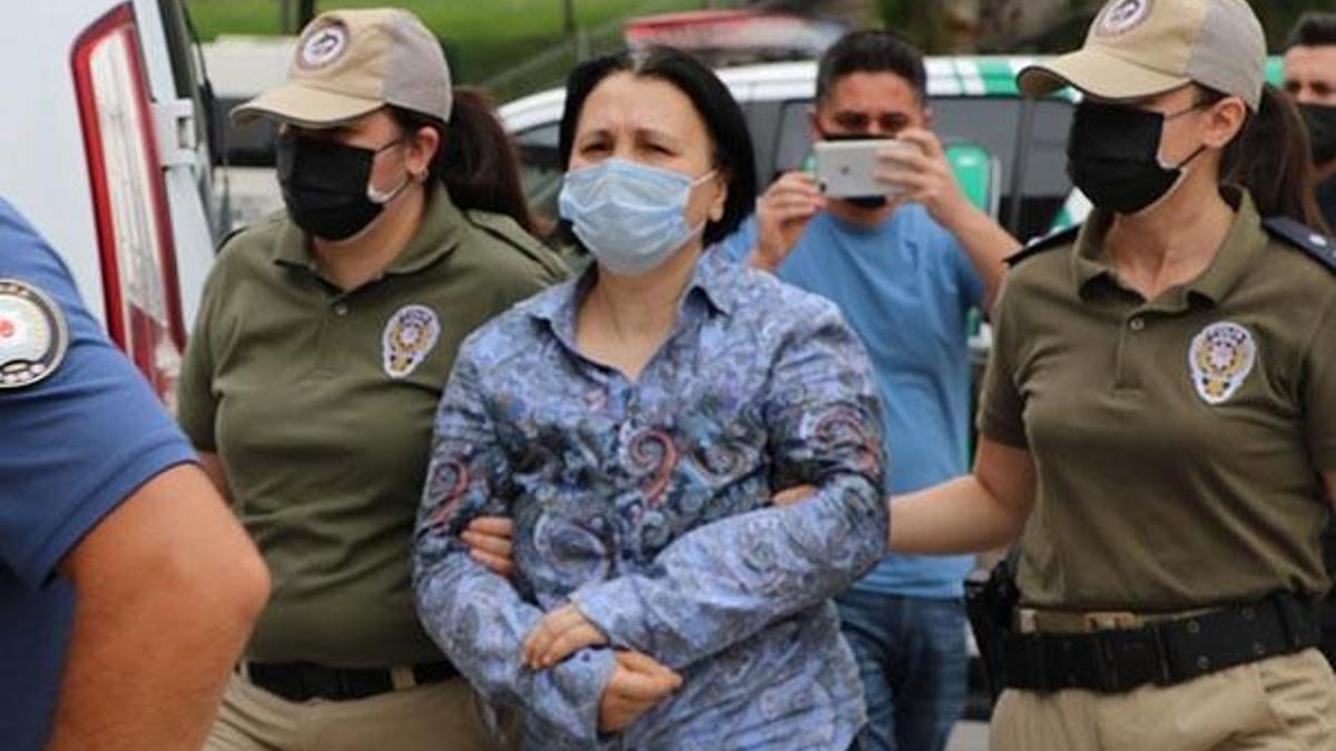 Bahçesinde 11 köpeğin cansız bedeni bulunan kadın tutuklandı