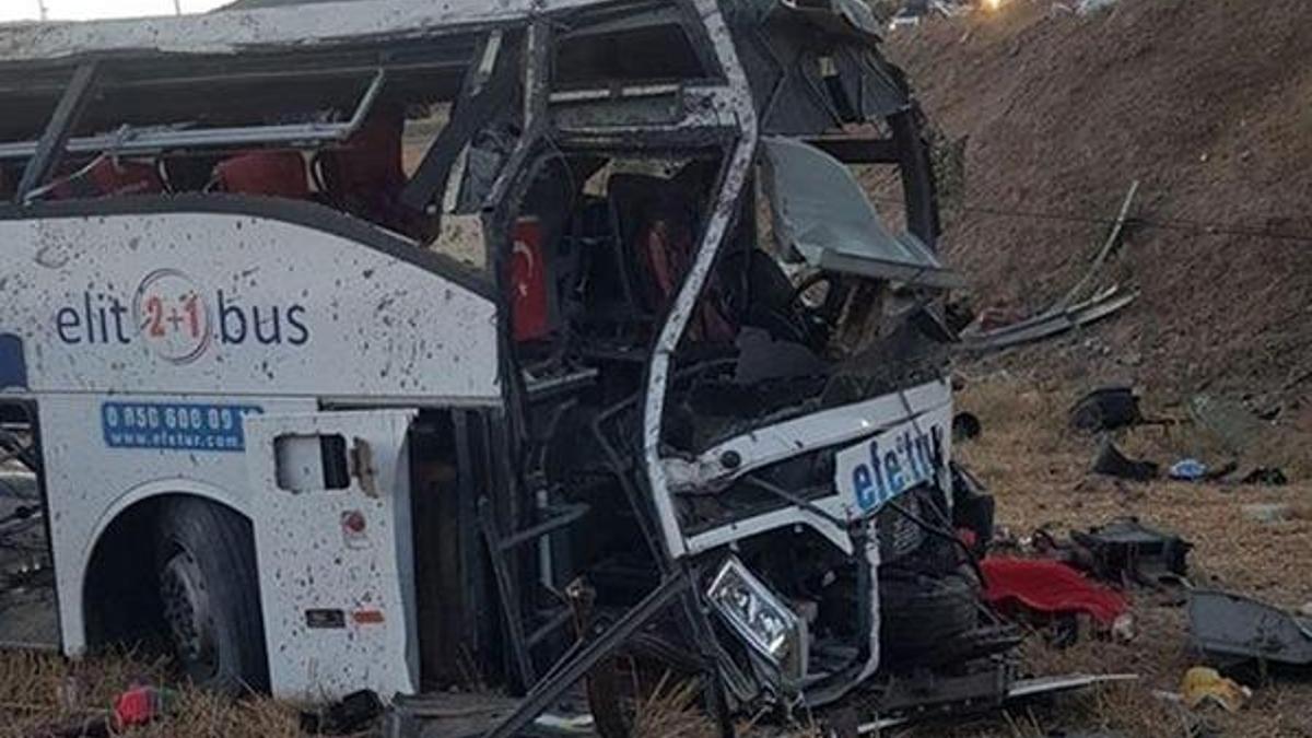 Balıkesir'de yolcu otobüsü takla attı: 15 kişi öldü, 17 yaralı var...