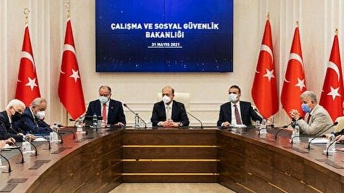 Kamu işçileri toplu sözleşme 2021 görüşmeleri! En düşük brüt ücret zam teklifi yüzde kaç, toplu sözleşmede hükümetin teklifi ne?