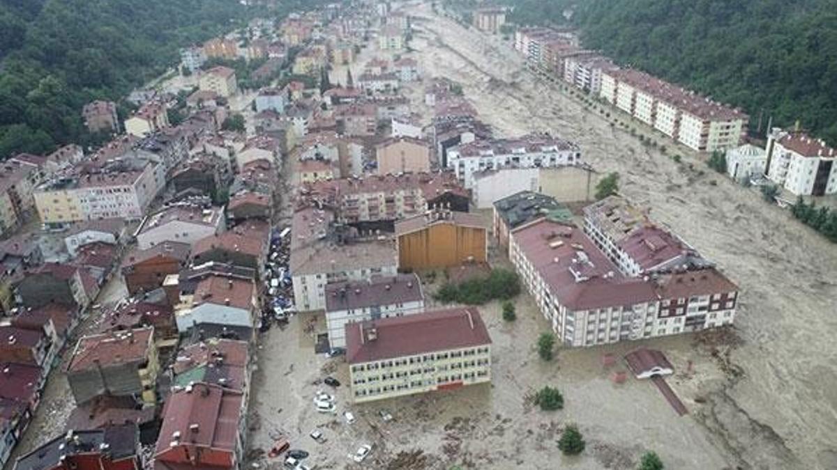 Bartın, Sinop ve Kastamonu'da sel felaketi! Bakanlık son dakika duyurdu: Ayrılmayın