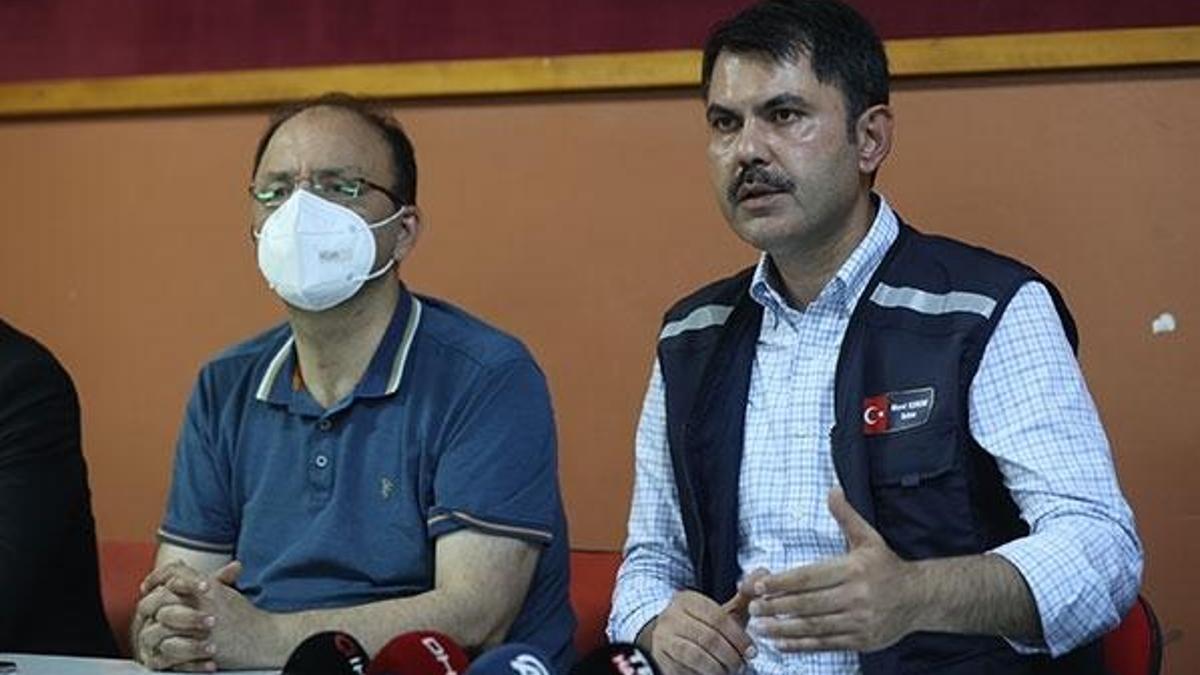 Bakan Kurum Bartın'da sel bölgesinde incelemelerde bulundu