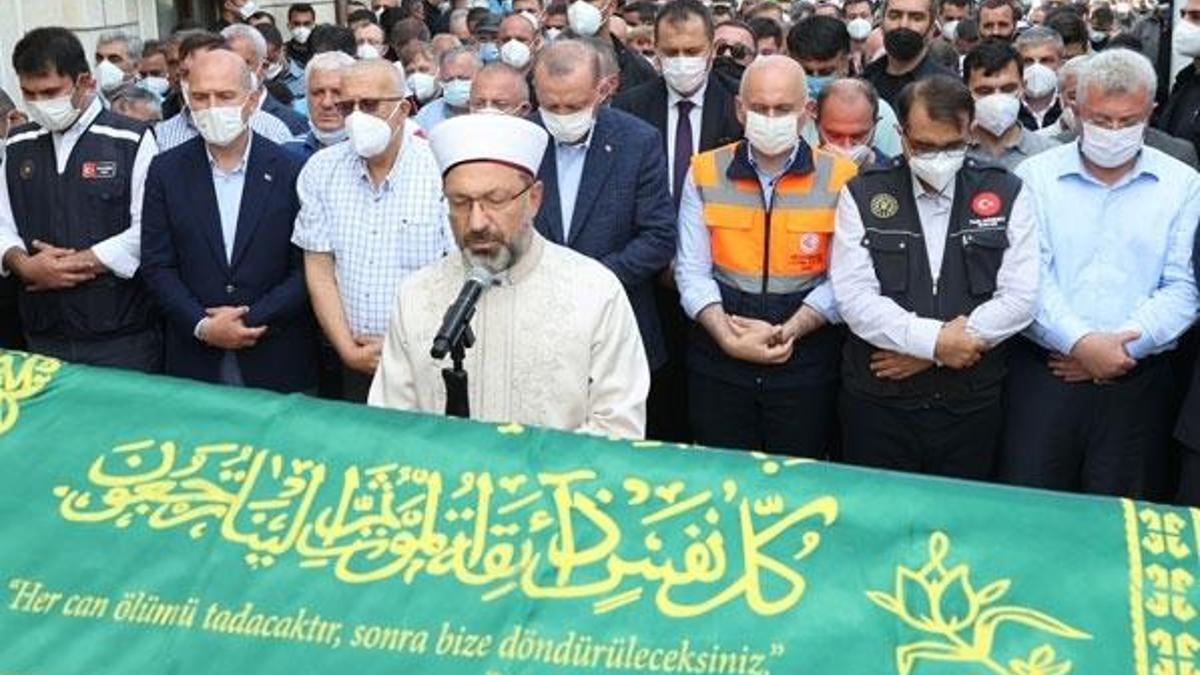 Cumhurbaşkanı Erdoğan, Bozkurt'taki selde hayatını kaybeden vatandaşın cenaze namazına katıldı