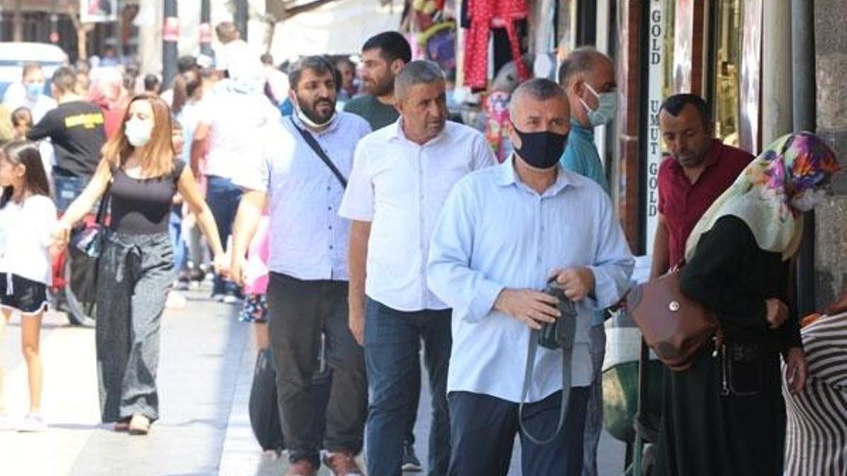 'Pandemiyi kontrol altına alamazsak hastalanmaya devam ederiz'