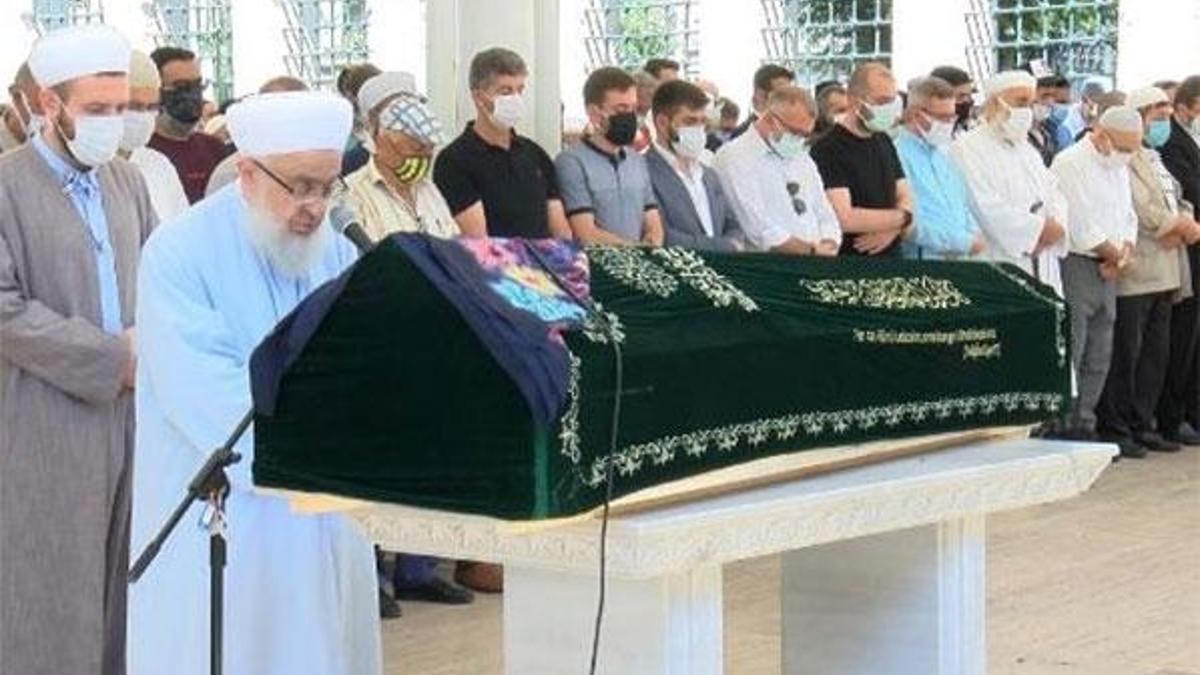 Prof. Dr. Yaşar Bağdatlı ve ablası son yolculuğuna uğurlandı