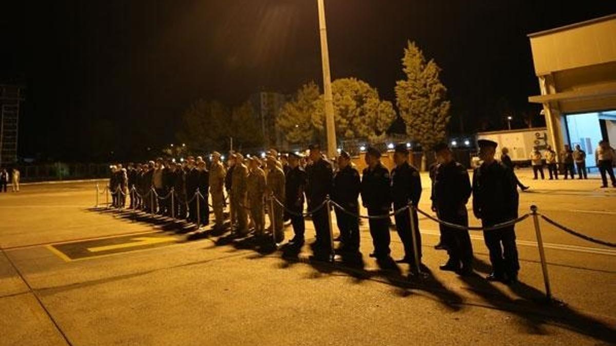 Düşen yangın söndürme uçağında yaşamını yitiren 5 Rus için Adana'da tören düzenlendi
