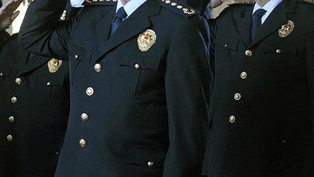 Polis Amirleri Eğitimi Merkezi'ne (PAEM) 1000 komiser yardımcısı adayı alacak!