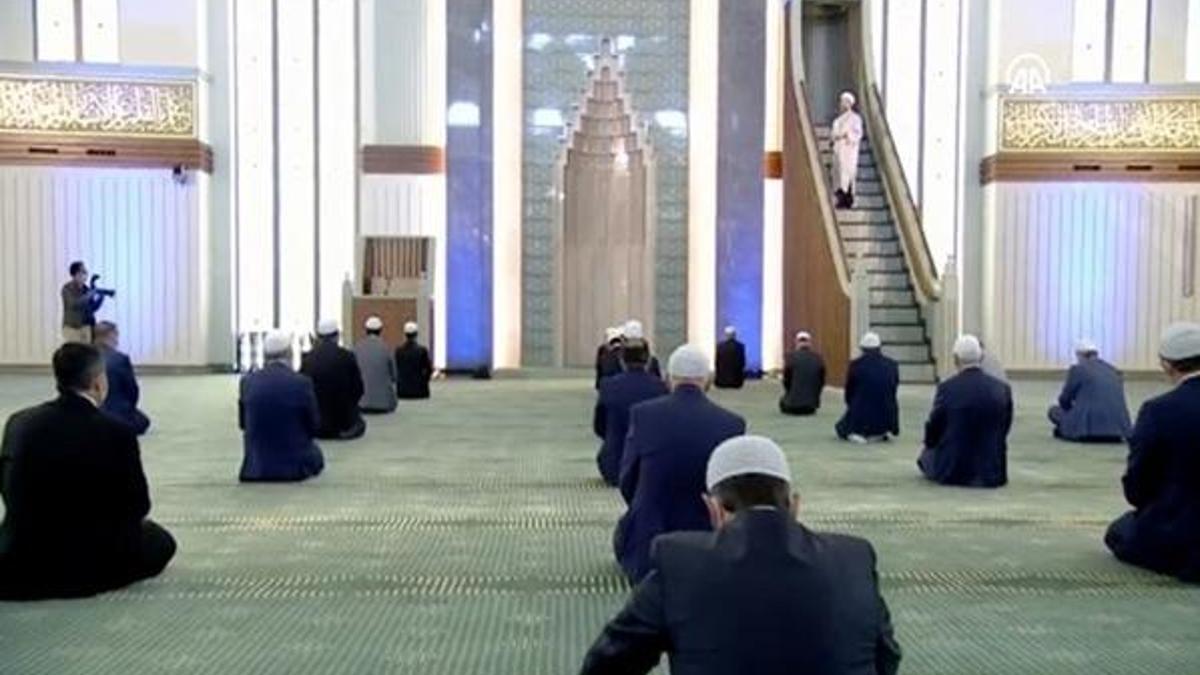 Aşure günü ne yapılır? Aşure günü okunacak dua, çekilecek zikirler-tesbihler, kılınacak namaz ve aşure günü yapılacak ibadetleri…