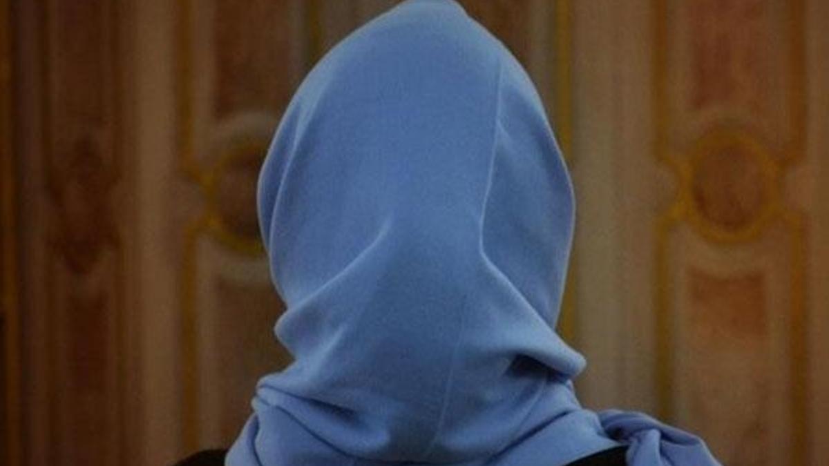 Almanya'da başörtülü kadına ırkçı saldırı