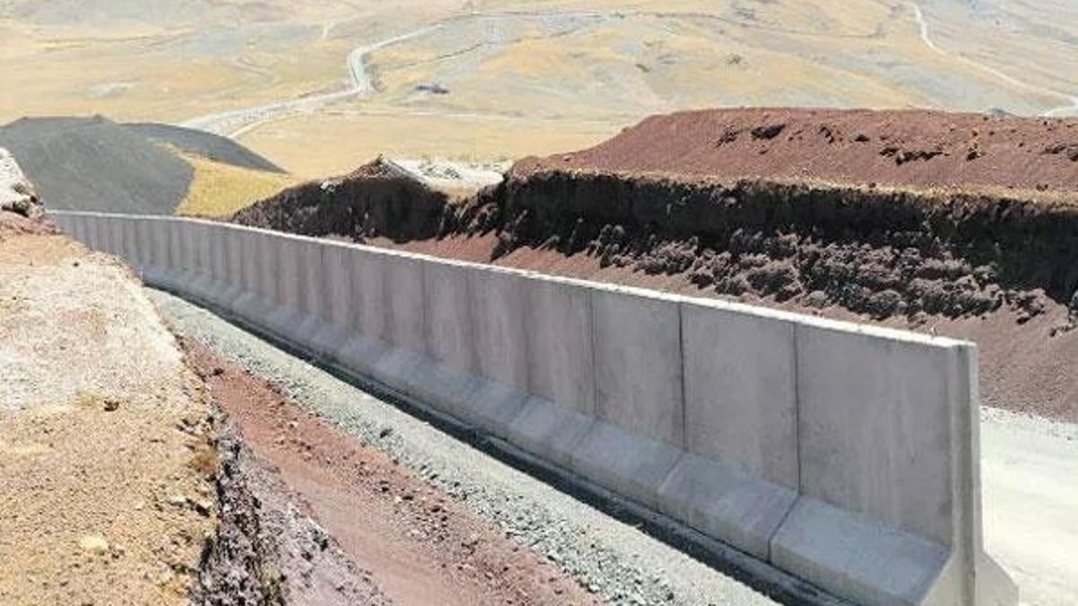 Türkiye sınırına hem görünür hem görünmez duvar!