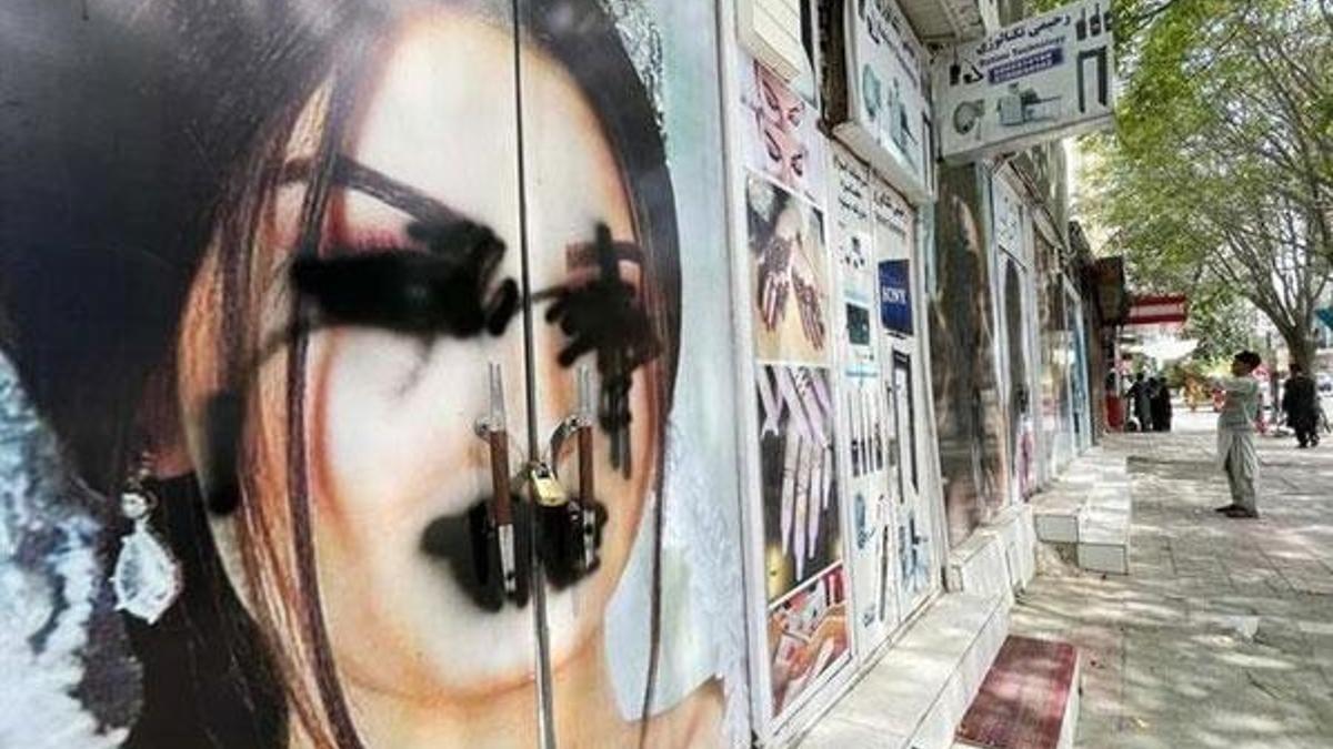 Afganistan'da Taliban'dan kadınlara korkunç mesaj!