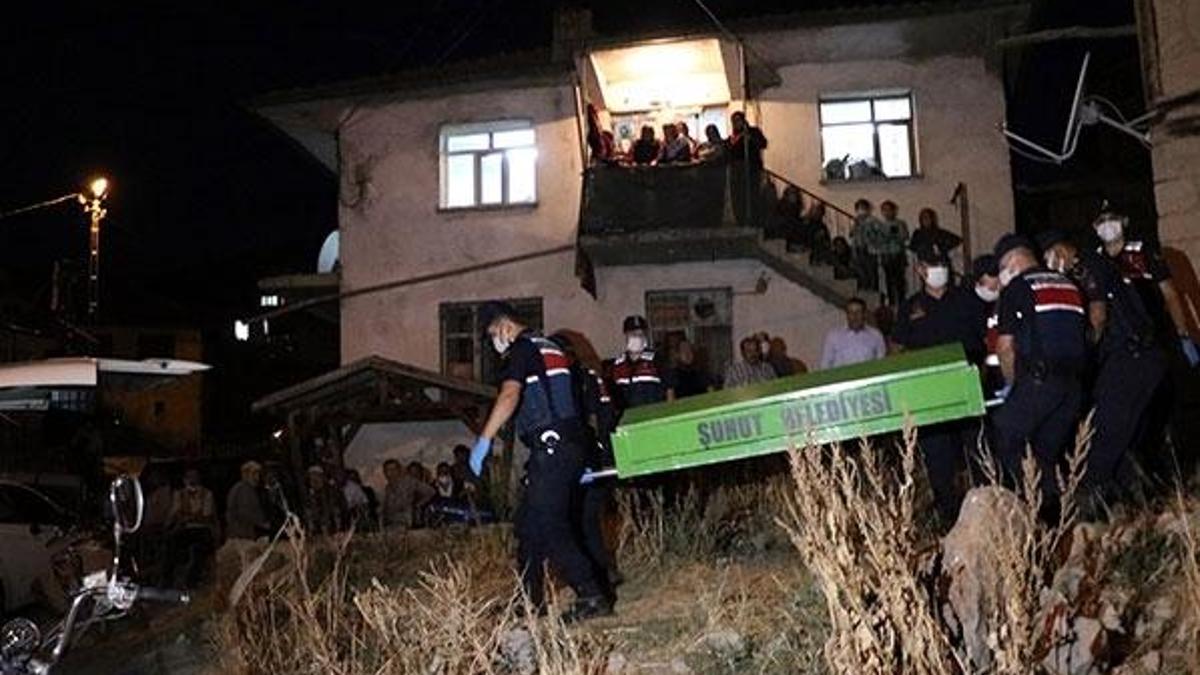 Kabus evi! Eşi ve oğlunu tabancayla öldürüp intihar etti
