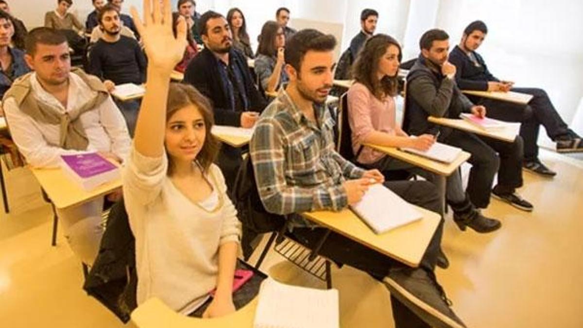 Yüz binlerce öğrenciyi kapsıyor! Mezun olamayana kayıt hakkı!