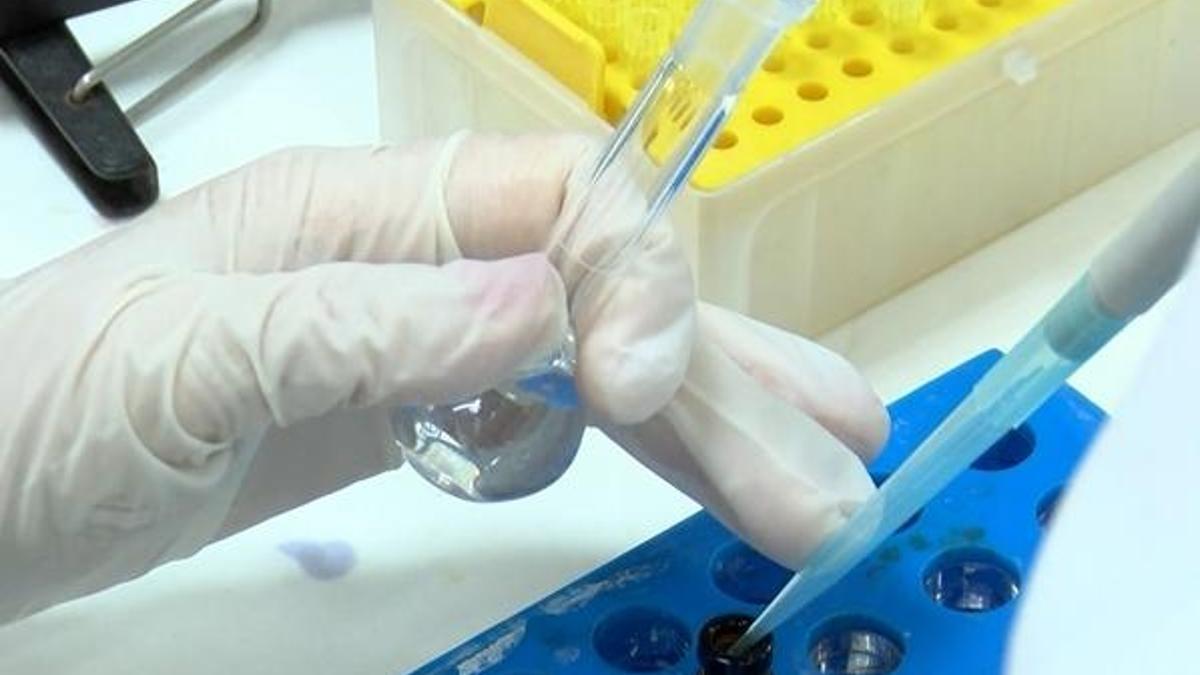 Kırtasiye ürünleri laboratuvarda test ediliyor