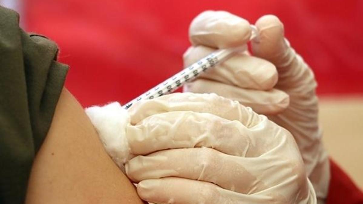 Öğretmenlerin yüzde 83'ü aşı oldu