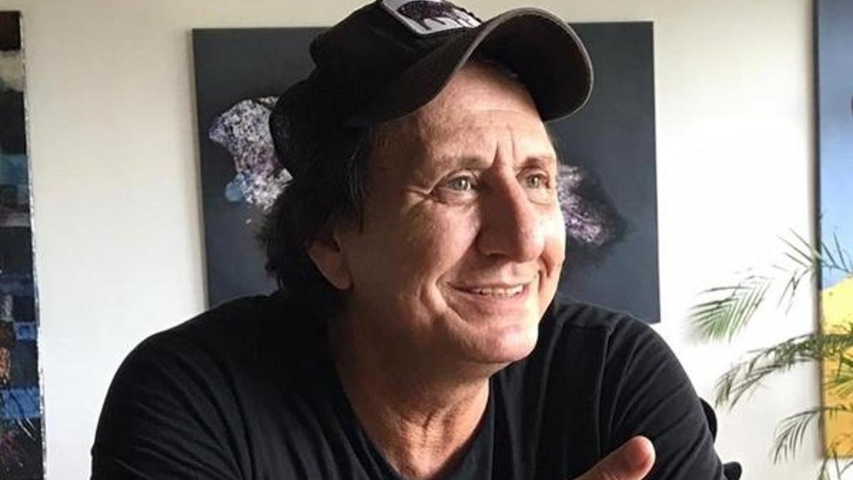 Arka Sokaklar'ın Hüsnü Çoban'ı Özgür Ozan yeni tarzıyla çok beğenildi!