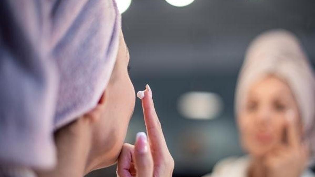 Yaz mevsiminde kuruyan ciltlere uzmanından bakım önerileri