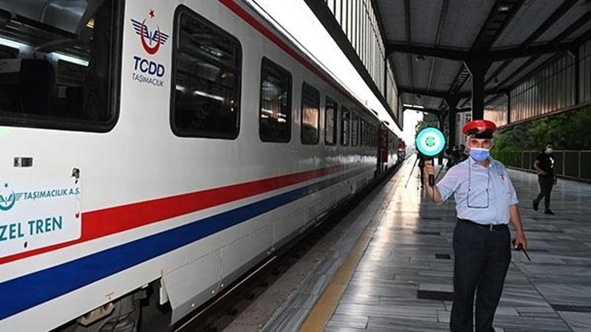 Zafer Treni Ankara'dan yola çıktı