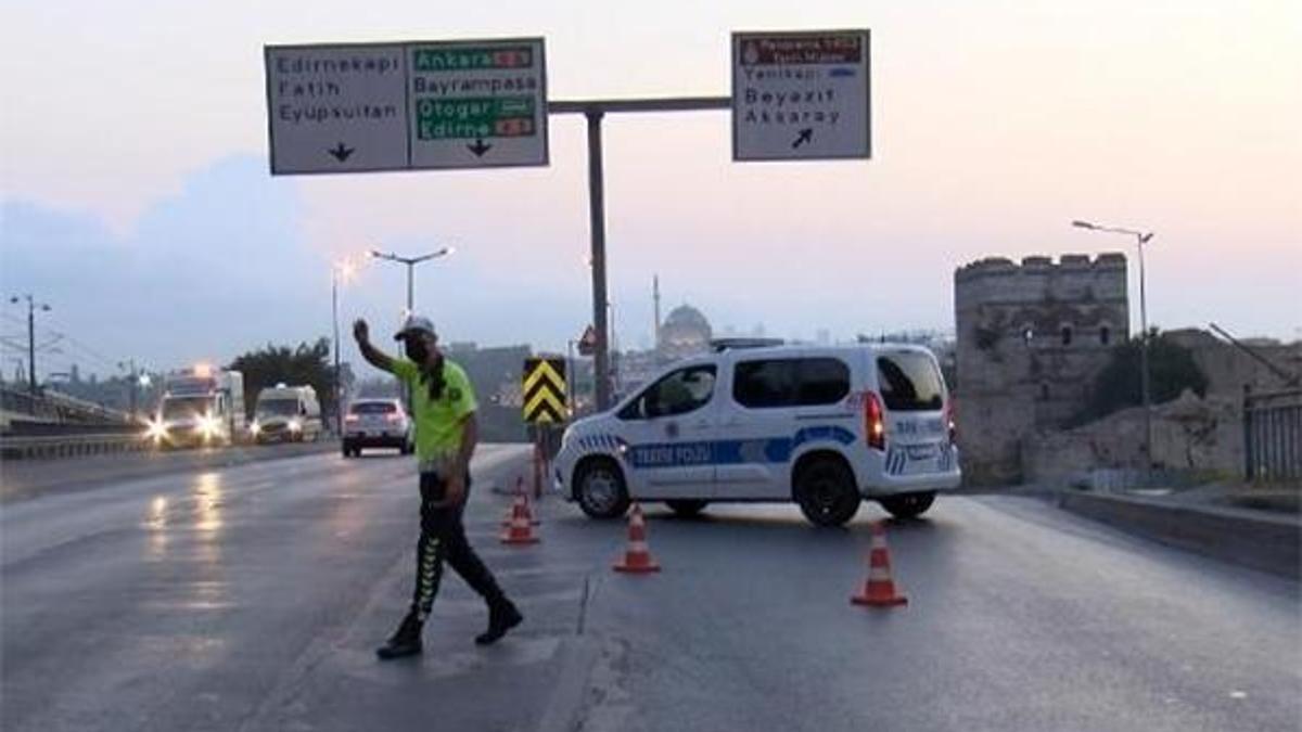 İstanbul'da kutlamalar nedeniyle Vatan Caddesi trafiğe kapatıldı