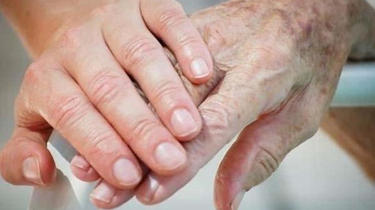 Parkinson hastalığı nasıl anlaşılır, belirtileri nelerdir? Parkinson hastalığının evreleri nelerdir?