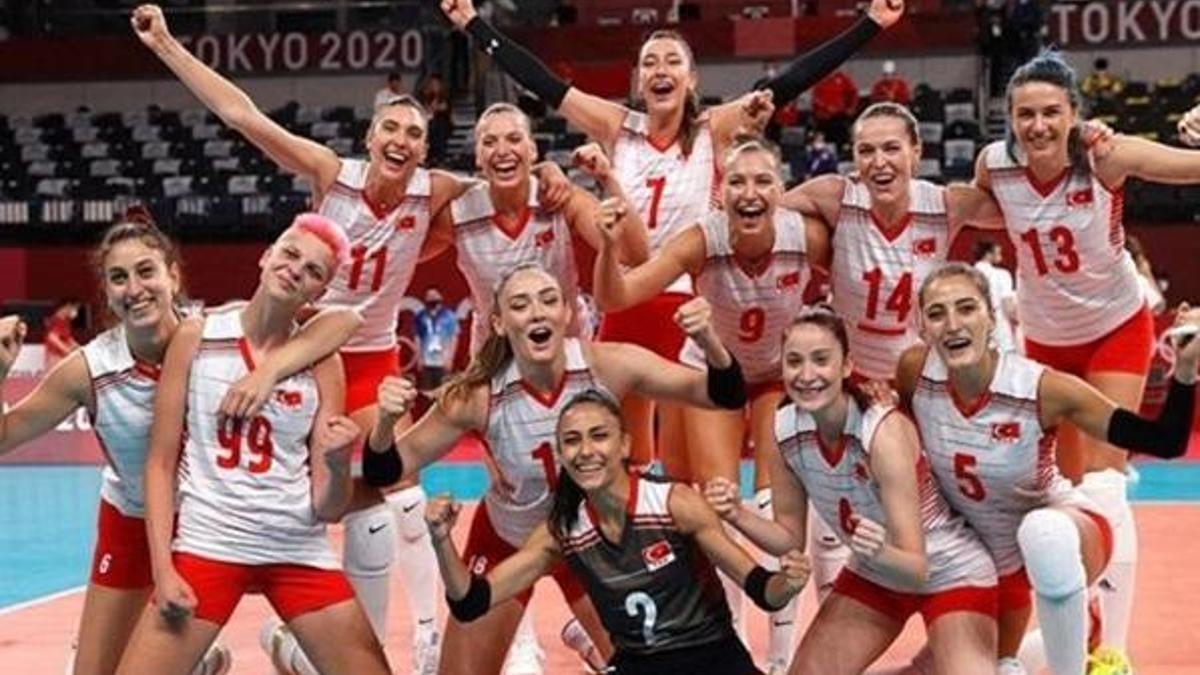 Türkiye Sırbistan Voleybol maçı ne zaman? Yarı final voleybol maçı hangi kanalda, saat kaçta oynanacak, canlı izlenilebilecek mi?