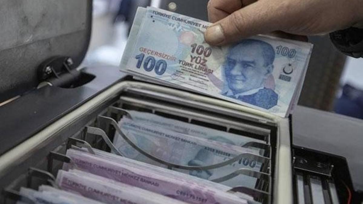 Dış ticaret dengesi yüzde 43 arttı