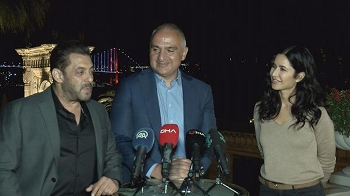 Bakan Ersoy, Bollywood sinemasının yıldızlarını Çırağan Sarayı'nda konuk etti