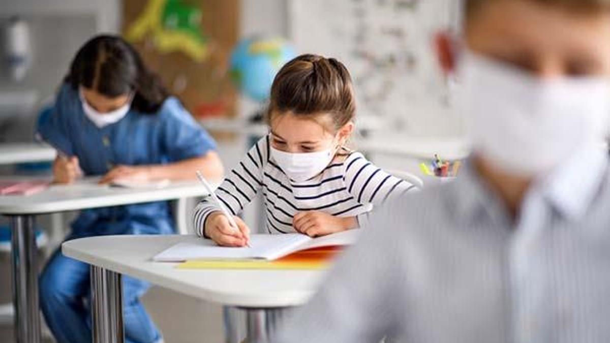 Okullar açılacak mı? Okullar kaç saat olacak? Ara tatiller ve 15 tatil ne zaman? MEB 2021 2022 eğitim öğretim takvimi