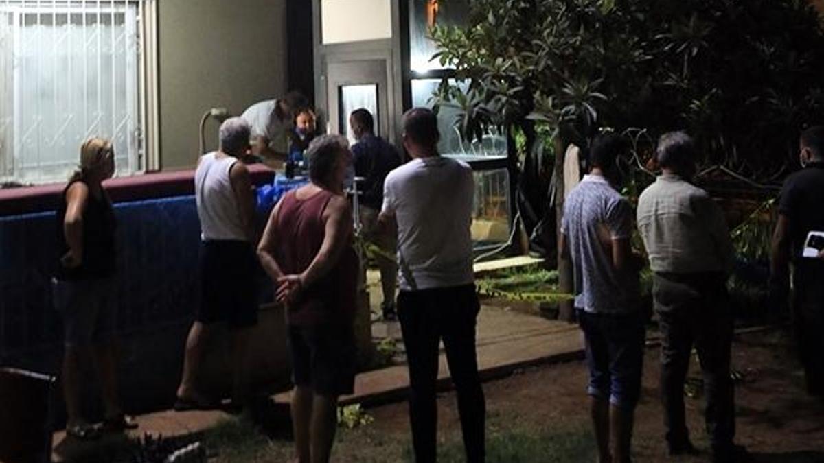 Mersin’de korkunç ölüm! Asansör kabininin altında kaldı!