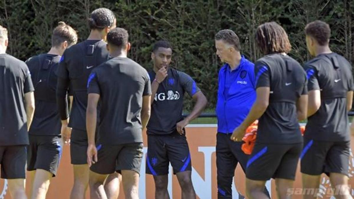 'Benim futbolcularım yürümekten daha fazlasını yapabilirler'