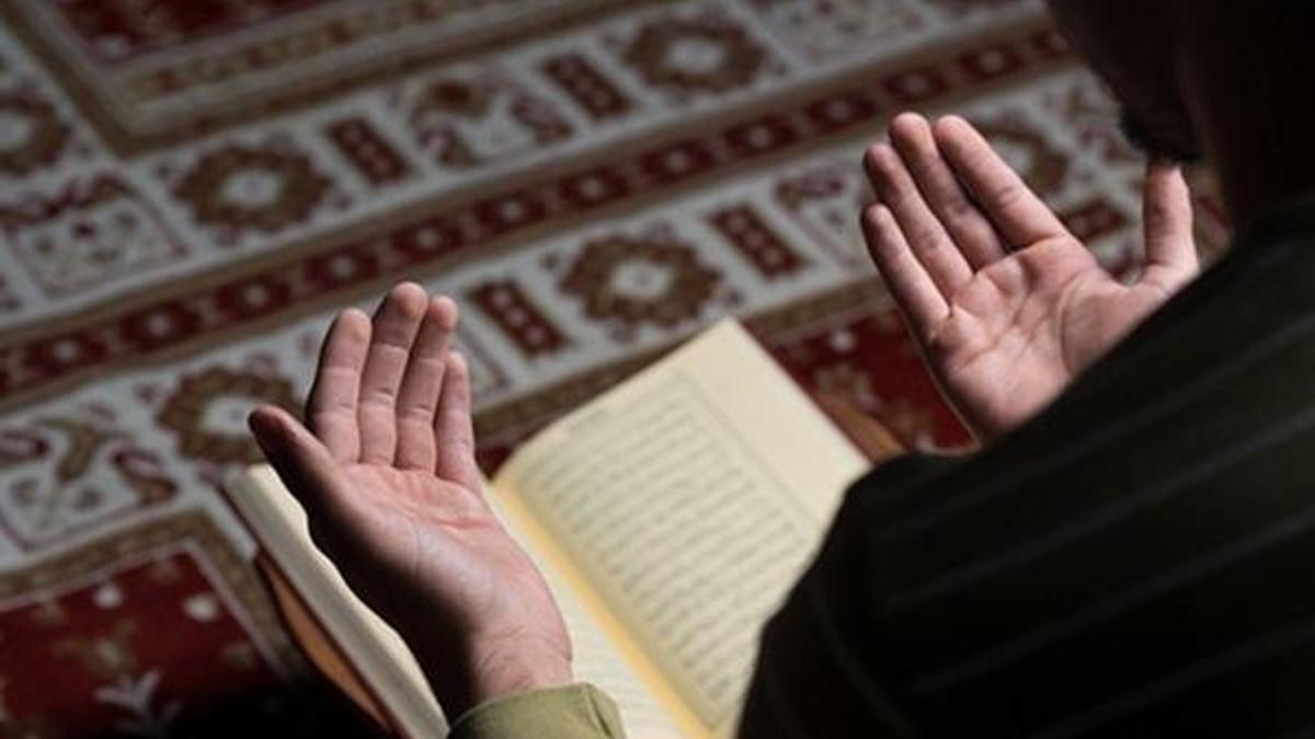 Safer ayı ilk çarşamba namazı! Safer ayı namazı nasıl kılınır, nasıl niyet edilir? Safer ayında yapılacak ibadetler ve ilk çarşamba namazı kılınışı!