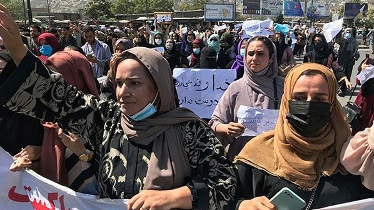 Afganistan'da bir yasak daha! Kadınlar için hayat daha da zorlaşıyor