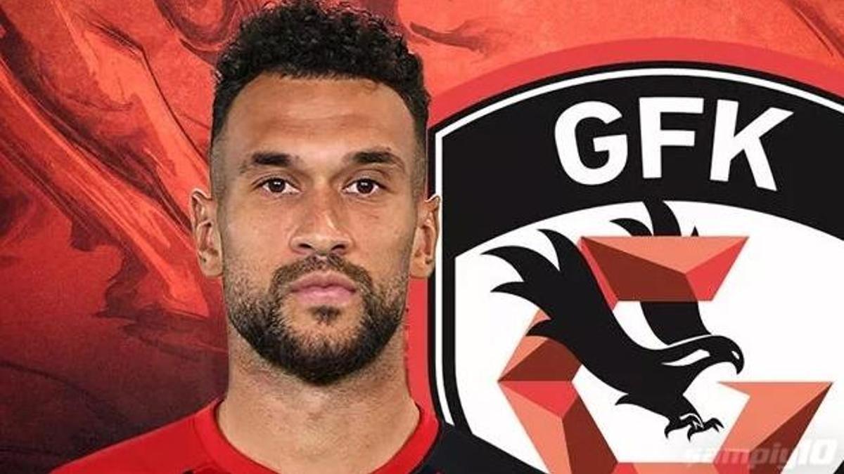 Caulker topa dokunmadan servetin üzerine kondu