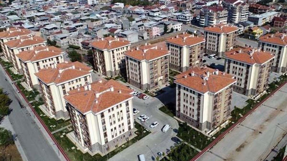Ev fiyatları düşer mi? Satılık ev fiyatları ve konut kiraları ne zaman düşer?