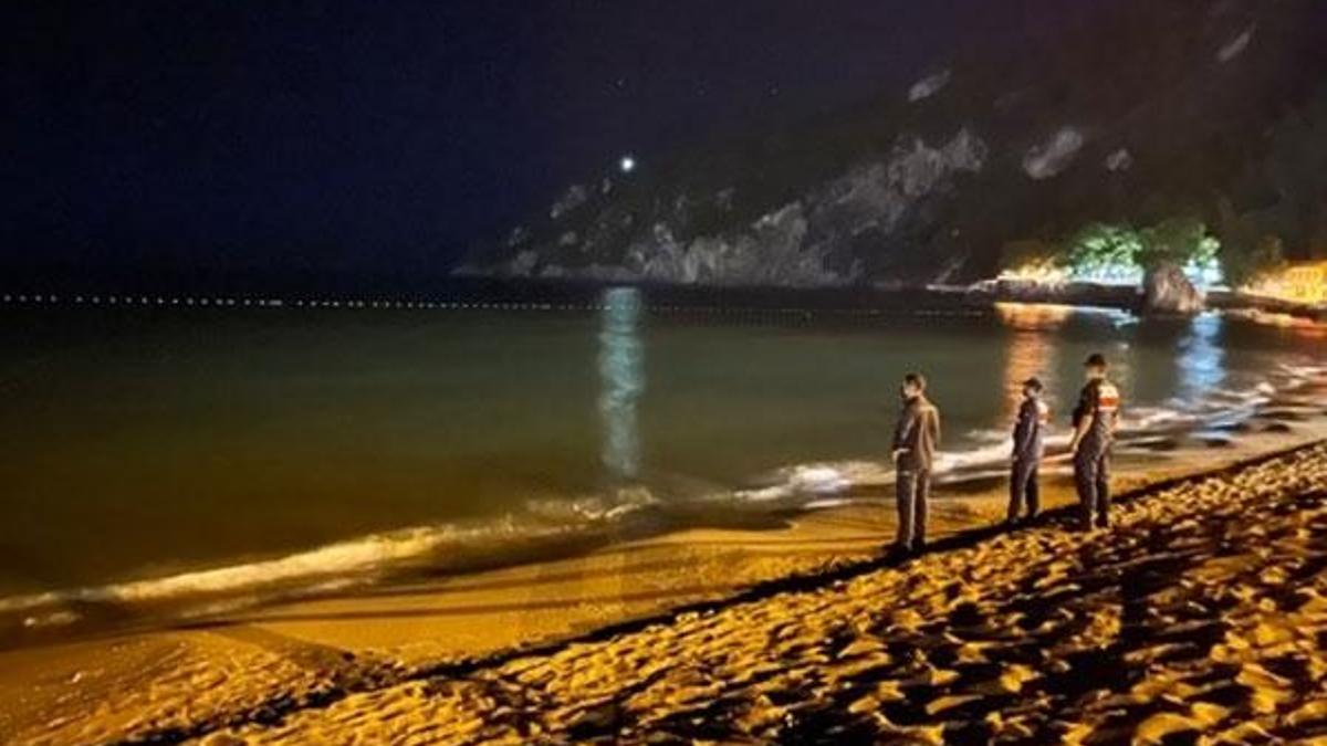 Denizde esrarengiz cisim alarmı! Saatlerce aradılar ama...