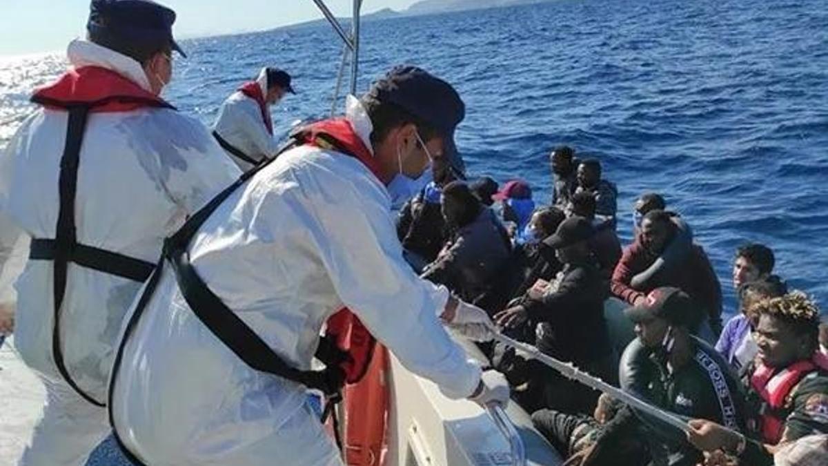 İzmir'in 3 ilçesinde 3 günde 184 kaçak göçmen kurtarıldı