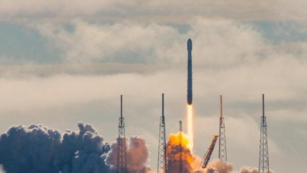 SpaceX roketi 4 özel yolcuyu dünya çevresinde 3 gün gezdirecek