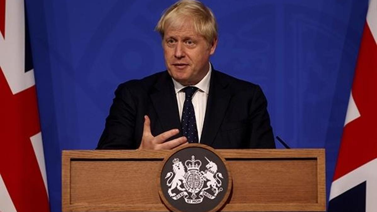 Boris Johnson İngiltere'nin kış planını açıkladı ve uyardı: Risk devam ediyor!