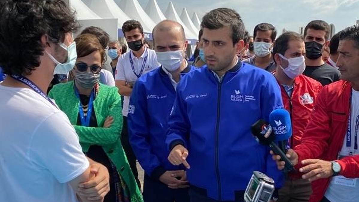 Selçuk Bayraktar 'Robotaksi Binek Otonom Araç Yarışması'na katıldı