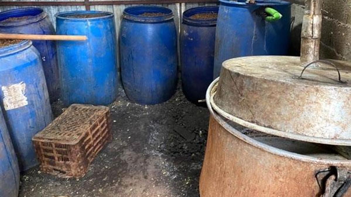 Sahte içki ve kaçak akaryakıt operasyonu: 7 gözaltı