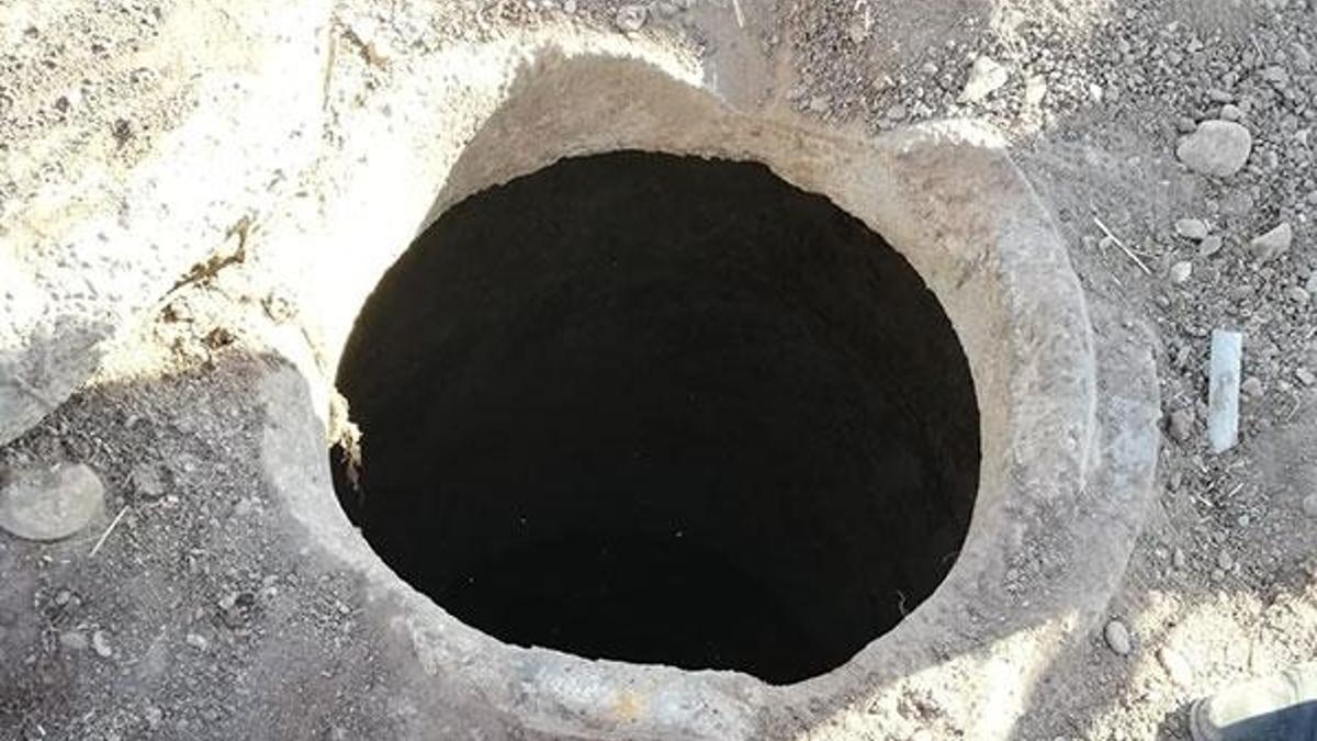 Kanalizasyon kanalına giren baba öldü, oğlu ağır yaralı