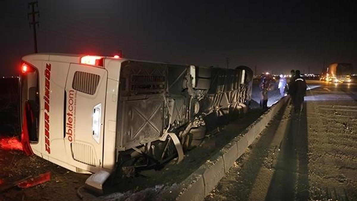Konya'da otobüs devrildi! Çok sayıda yaralı var...