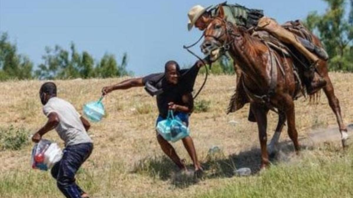 ABD'den dünyayı şok eden görüntüler geldi! Sınır polisi göçmenleri kırbaçladı: Beyaz Saray özür diledi...