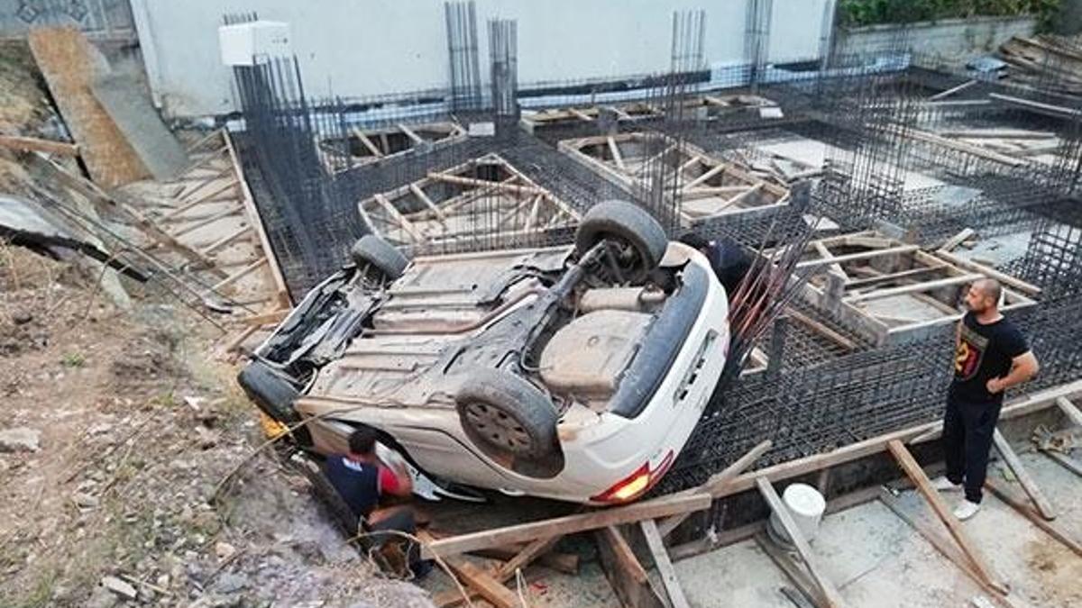Fren yerine gaza basınca otomobil ile inşaata uçtu!