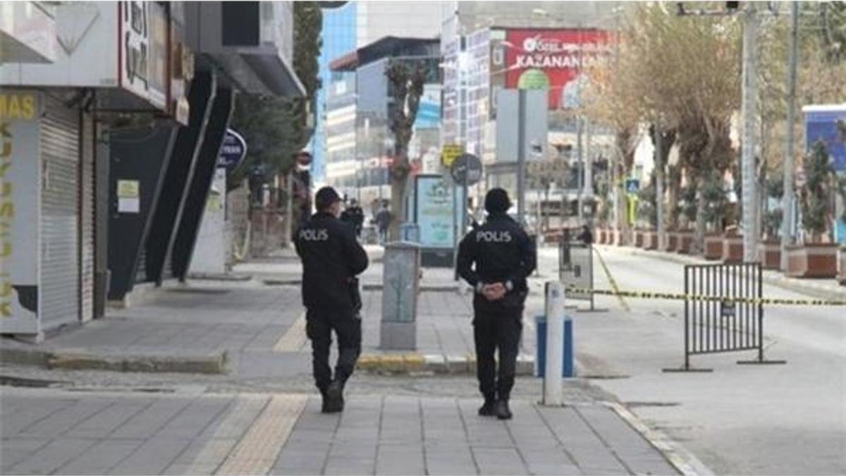 Yasaklar geri mi geliyor? Yeni yasak ve tedbir kararı alınır mı? Bilim Kurulu Üyesi açıkladı!