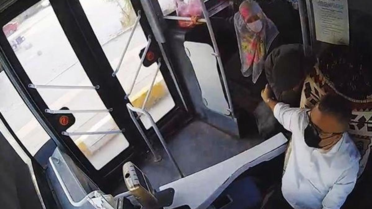 Otobüs şoförü, kalp masajı yapıp, güzergah değiştirerek hayat kurtardı