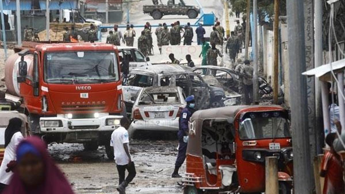 Somali'nin başkenti Mogadişu'da bomba yüklü araçla saldırı: Çok sayıda ölü var...