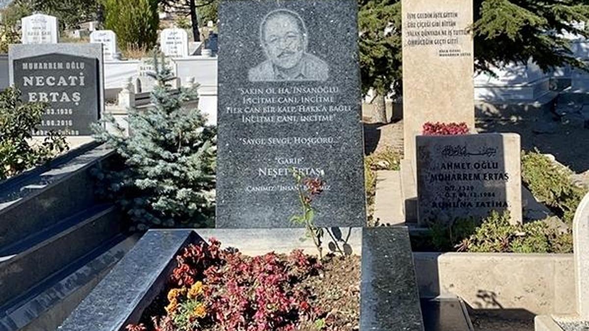 Neşet Ertaş, Kırşehir'deki mezarı başında anıldı