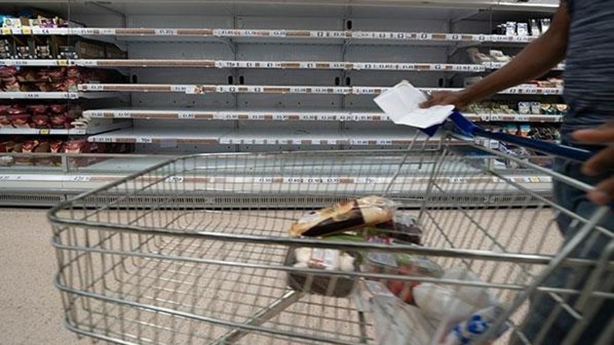 İngiltere'de kriz gittikçe büyüyor! Market rafları boşaldı
